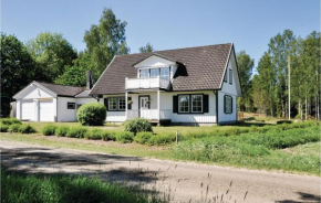 Five-Bedroom Holiday Home in Saffle
